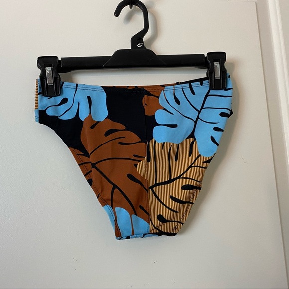 NICOLE K Swimsuit Small 2/6/8 Abstract leaves bikini swimsuit Brown/Sky - Picture 7 of 10